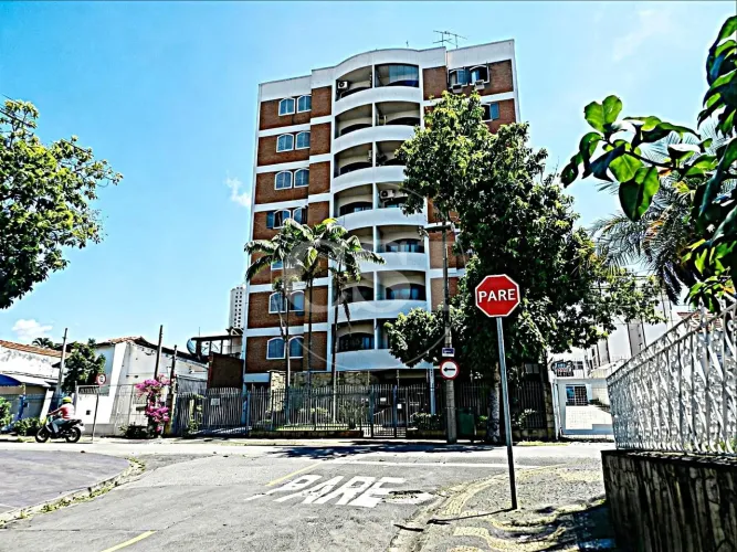 Apartamento reformado à venda no Jardim Guanabara, 3 quartos, 1 suíte e 1 vaga.