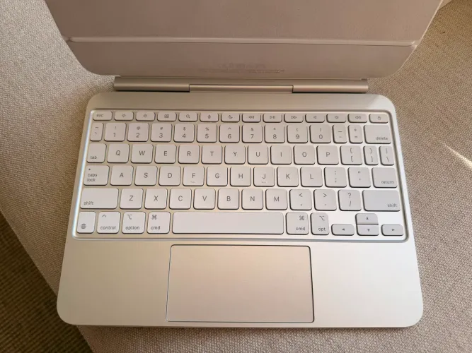 Magic Keyboard Para iPad Pro De 11 Polegadas (m4, M5)
