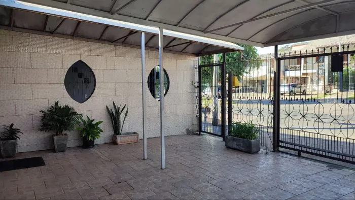 Casa com 4 dormitórios, na avenida Bernardinho Silveira Amorim, Rubem Berta