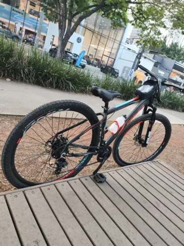 Bicicleta Seminova Aro 29 com Câmbio Shimano 21 marchas