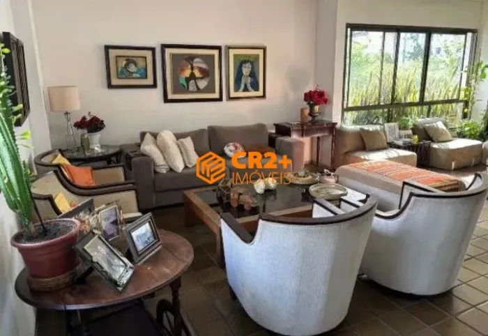 Vendo apartamento 03 quartos, 01 suíte, 237m2, 03 vagas de garagem na Jaqueira.