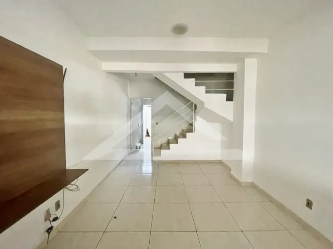 Casa térrea à venda no Condomínio Serra da Canastra, próximo ao Supermercado Mialich - Rib