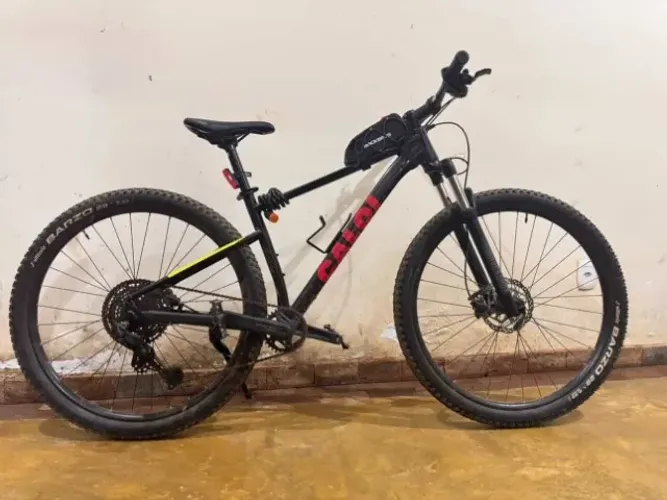 Bicicleta Caloi Explorer Expert Sl Shimano Cues 10v Aro 29 Cor Preta Tamanho do quadro 17