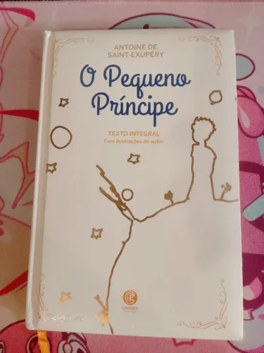 Livro O Pequeno Príncipe com Capa Almofadada (Antoine de Saint-Exupéry)