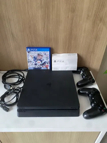 PS4 Slim com 2 controles + 2 jogos e manual