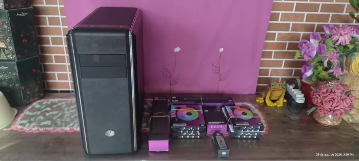 Gabinete cooler Master+acessórios
