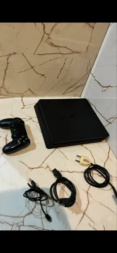 PlayStation 4 slim 1TB (ps4)