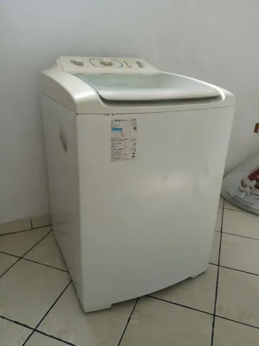 Máquina de lavar roupas 12kg de capacidade. Bom estado de conservação