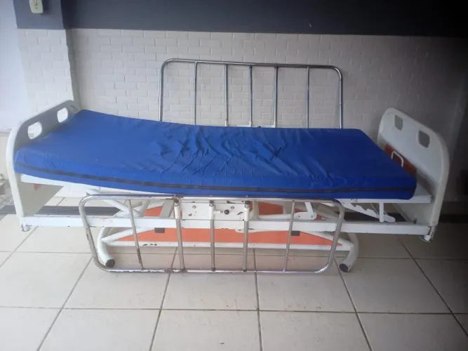 Cama hospitalar e outros 
