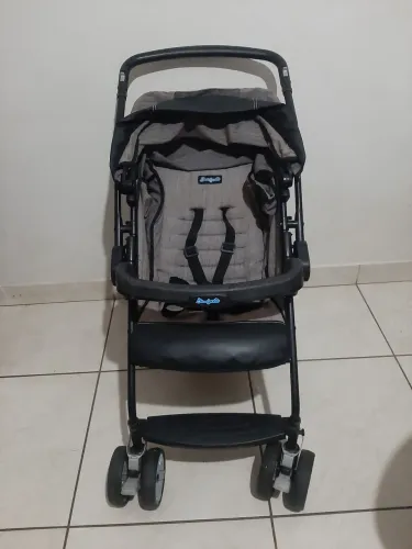 Vendo carrinho de bebê,em Limeira SP