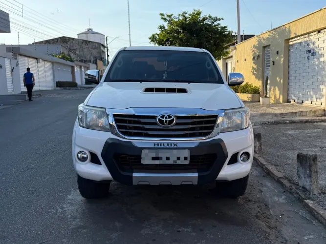Toyota Hilux CD SRV D4-d 4X4 3.0 TDI Diesel AUT 2014