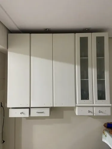 Armário de cozinha embutido 100% madeira | 4 portas + 4 gavetas