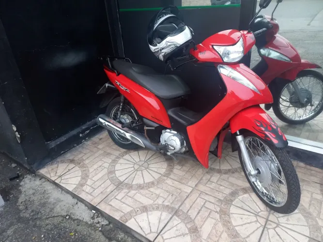 Única dona . Ótimo estado preço bom. Comprada na Honda Amauri de São José
