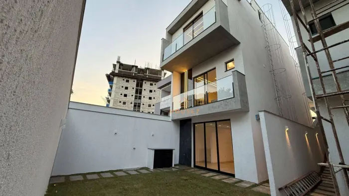 Casa em Reserva da Morada 3 suítes à venda, 195 m² por R$ 1.700.000 - Morada de Laranjeira