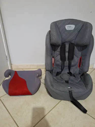 Cadeirinha de carro + assento de elevação