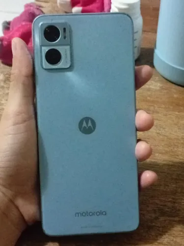 Motorola E22