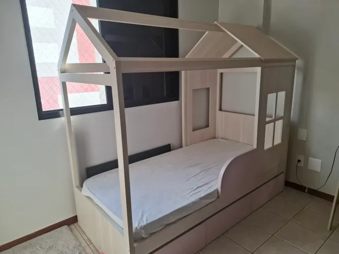 Cama montessoriana solteiro casinha