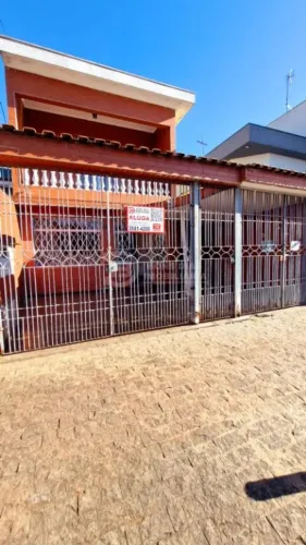 Casa com 3 dormitórios para Alugar na Vila Ré, São Paulo - Aceita Pet!
