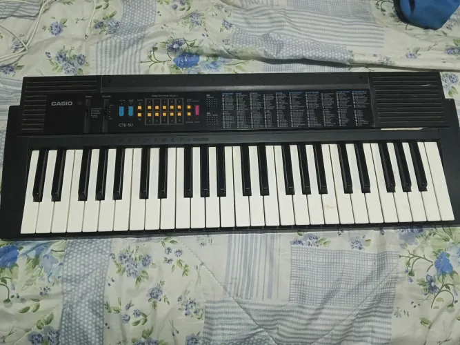 Teclado Casio CTK-50 100 Tons e Ritmos Ótimo para Estudo e Música
