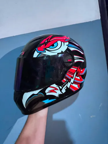 Capacete