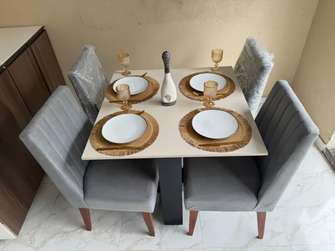 Mesa de jantar com entrega grátis