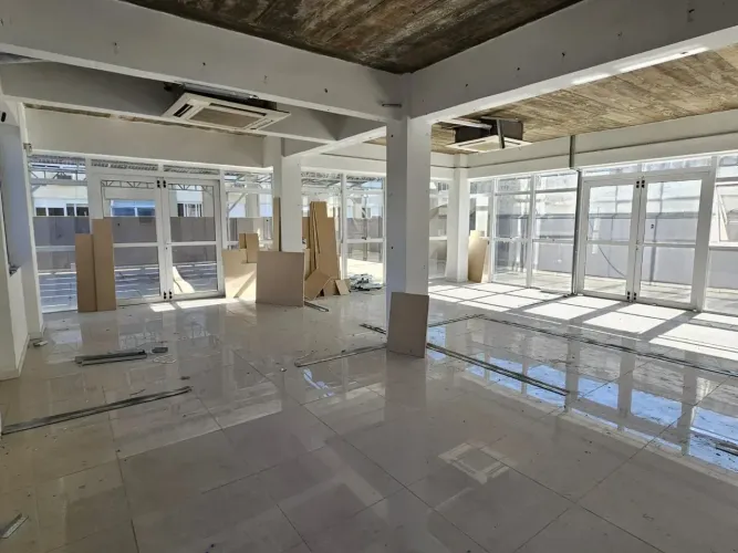 Escritório para aluguel possui 250 metros quadrados em Bela Vista - Porto Alegre - RS