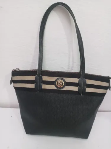 Bolsa Victor Hugo de ombro 30x40 com numero de serie