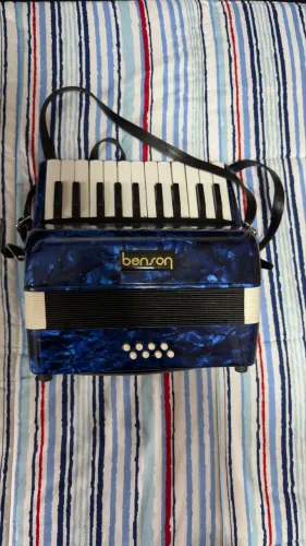 Acordeão Benson Bac08-pbl Azul brilhante 8 Baixos