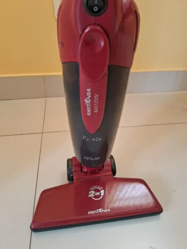 Aspirador vertical Britania 127 v potência 1.250w 