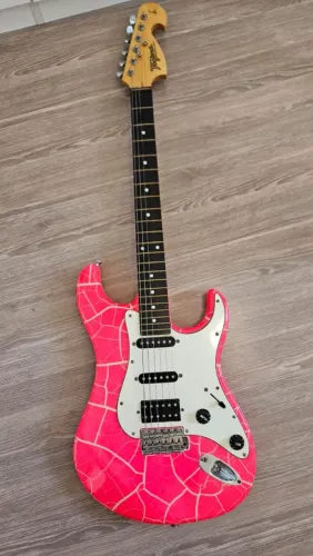 Guitarra Tagima T-735 Handmade in Brazil - Edição Especial Crackelada Rosa