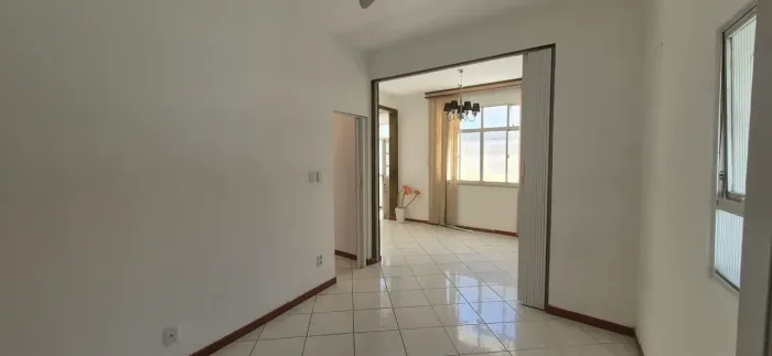 Casa de 2 Pavimentos à venda em Brootas, 4 Quartos, 02 suítes, salas amplas, dependência