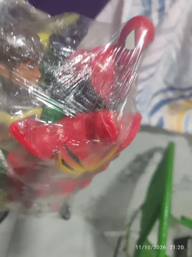 Estou vendendo brinquedo em bom estado para ganhar uma nova vida. 