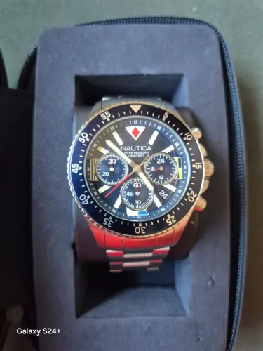 Relógio Nautica Chronograph Aço Inox - Estilo Naval e Precisão