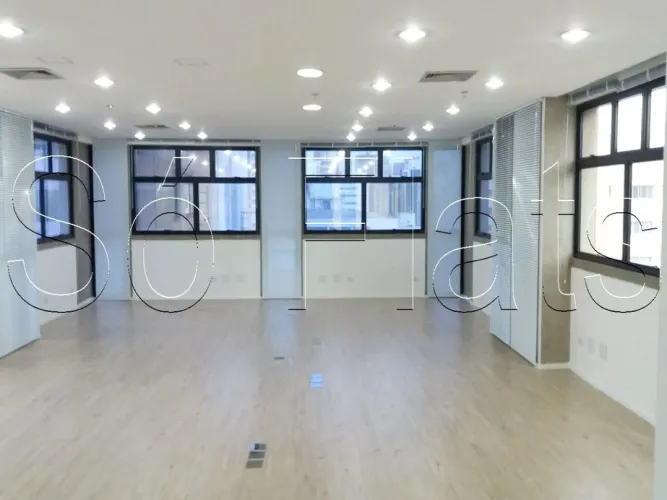 Condomínio Edifício City First, sala comercial 82m² e 2 vagas de garagem.