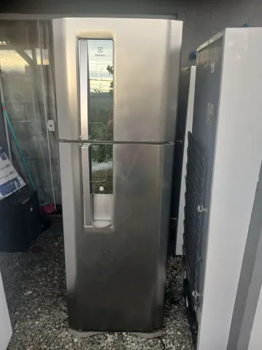 GELADEIRA ELECTROLUX INOX FROST FREE