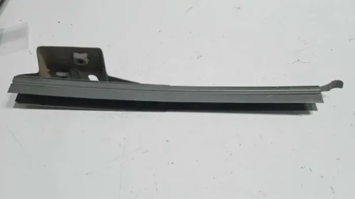 Guia Vidro Porta D/e Sandero Pri 16 1.6 2011 495997 Cinza