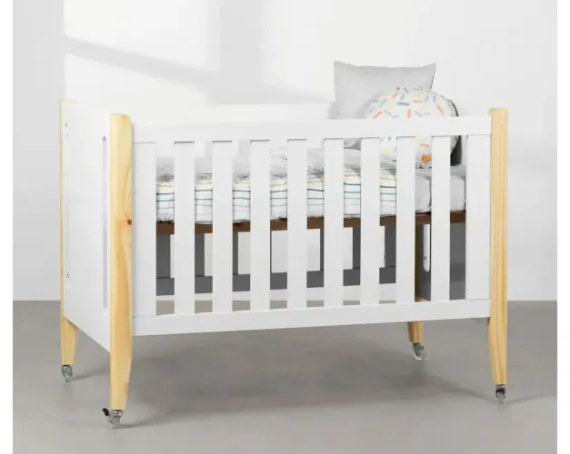 Berço 3 em 1 novo tenho os dois colchões,  ele está desmontando. Usei só o mini por 1 mês 