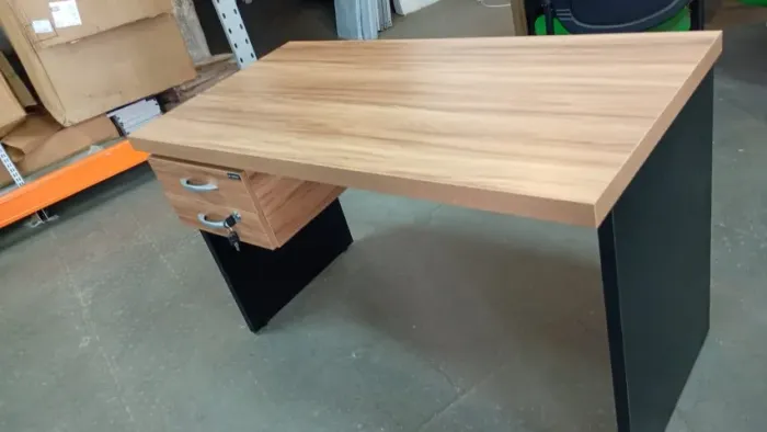 MESA ESCRITORIO NOVA QUALIDADE 1.30CM 2 GAV 800.00 Avista *