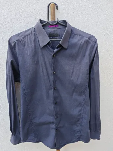 Camisa social RICHARDS Azul marinho - Tamanho 1 - (Defeito: uma casa de botão rasgada)