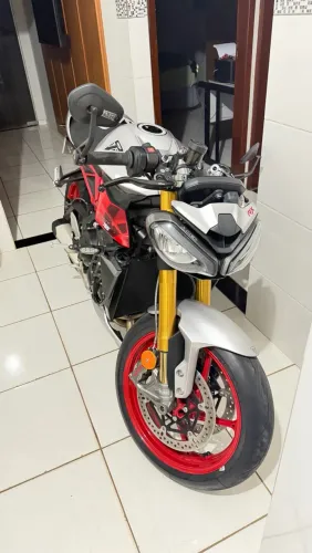 Triumph Street triple 765 RX 2026 ( Série Especial)
