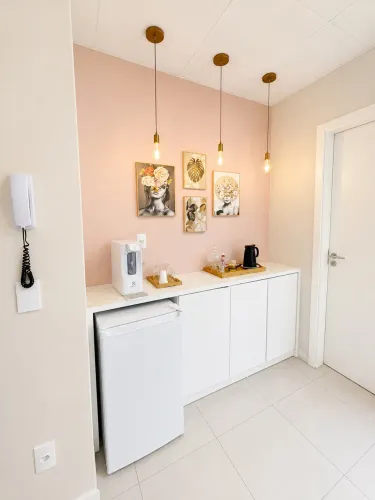 VAGA ABERTA | MANICURE / NAIL DESIGNER