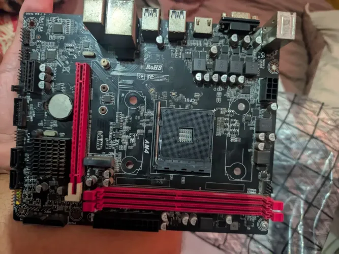 Kit Ryzen 2400g Placa mãe Am4