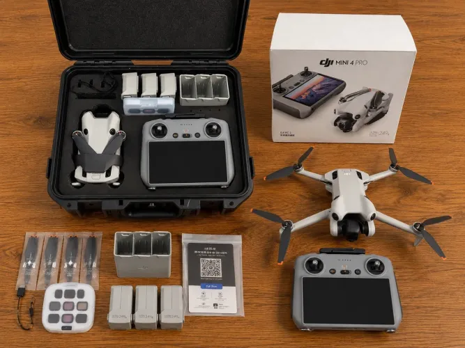 Drone DJI Mini 4 PRO Fly More   