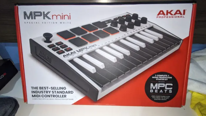 Controlador Midi Akai mini 3