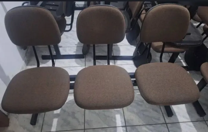 LONGARINAS 3 LUGARES IDEAL P/IGREJAS ACEITO TROCA POR CAIXA de SOM TORRE!