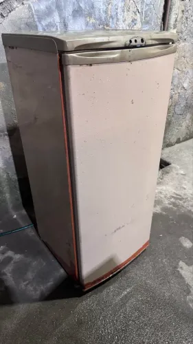 Vendo frezer vertical
