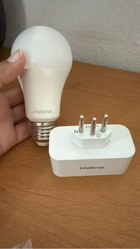 Luz inteligente e tomada inteligente INTELBRAS