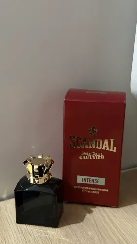 Miniatura de perfume scandal intense masculino