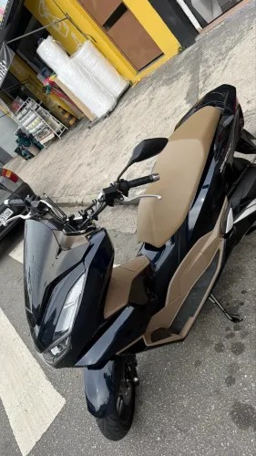 Honda Pcx DLX ABS 2025 azul escura com bege