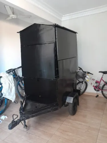 Trailer de lanche com engate